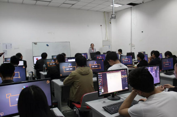 1555990131198703.jpg 配图4 云和数据双班毕业典礼成功举行.jpg