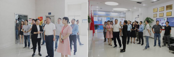 1566980448922399.jpg 配图2 郑州市电子信息工程学校领导莅临云和数据参观考察.jpg